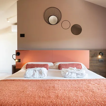 Relais One